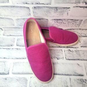 Like New TOMS Clemente Fuchsia size 6.5